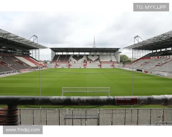 德甲球场特种设计：独特的建筑与球迷体验