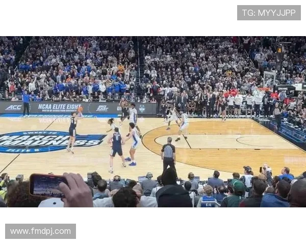 北卡后卫绝杀杜克威尔逊与布泽尔之子激战23分对24分的精彩对决 北卡后卫绝杀杜克威尔逊与布泽尔之子激战23分对24分的精彩对决